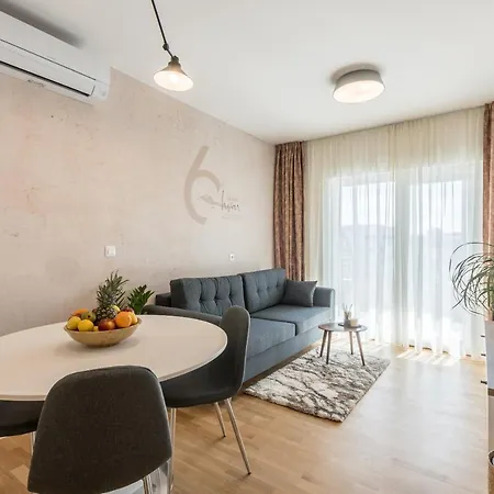 6 Islands - & Business - Free Garage Parking Apartment
