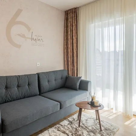 6 Islands - & Business - Free Garage Parking Apartment