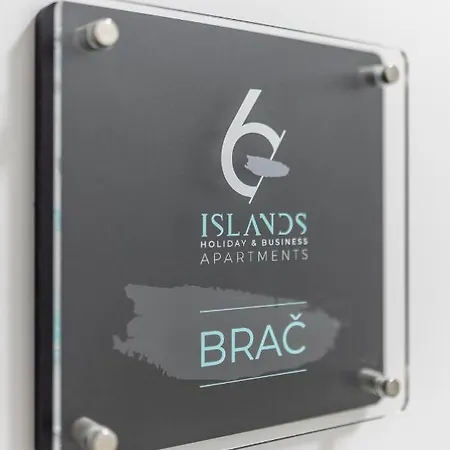 6 Islands - & Business - Free Garage Parking Split